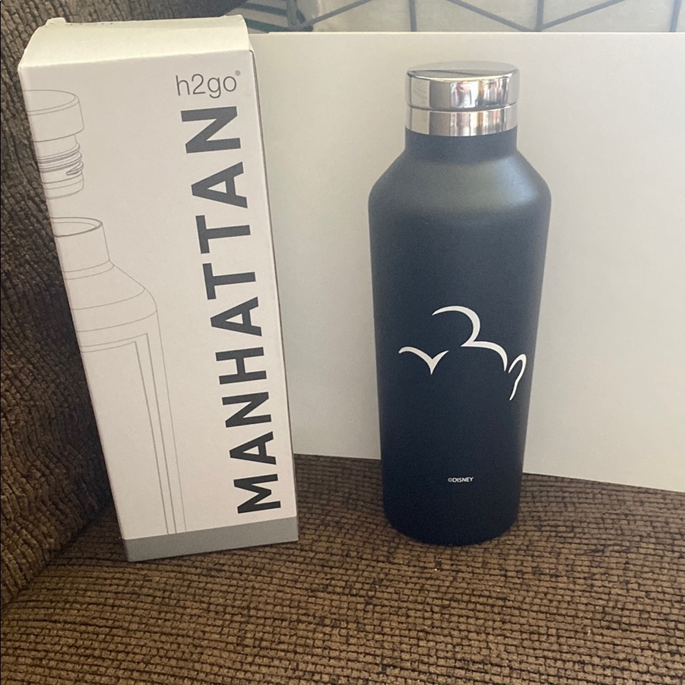 h2go Disney NWOT Never Used Aluminum Black Water Bottle
